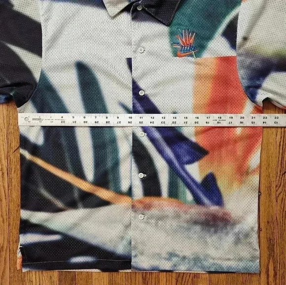 Nike Mens Resort Dri FIT Hawaiian Mesh Button Shirt Size M - Picture 9 of 10
